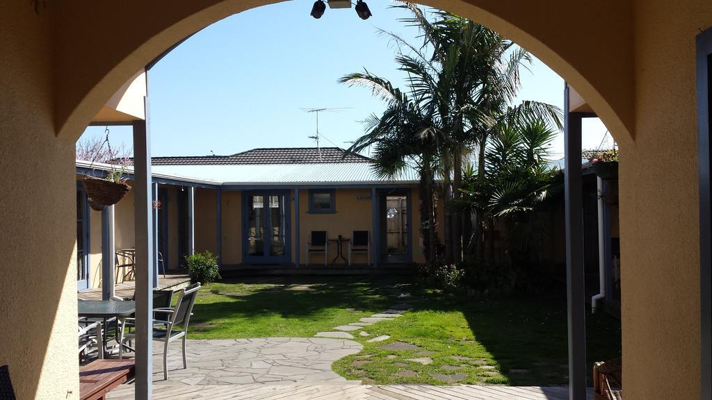 Orewa Pillows Lodge Exterior foto